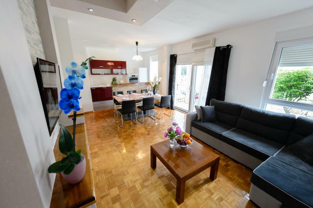 Apartment Ana 4+2 Makarska Exteriör bild