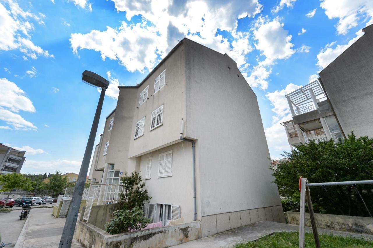 Apartment Ana 4+2 Makarska Exteriör bild